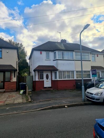 2 Bedroom Property To Rent In Crockford Road, West Bromwich B71