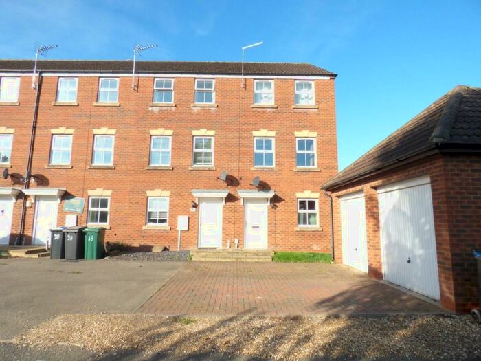 3 Bedroom Town House To Rent In Fount Court, Market Harborough, LE16