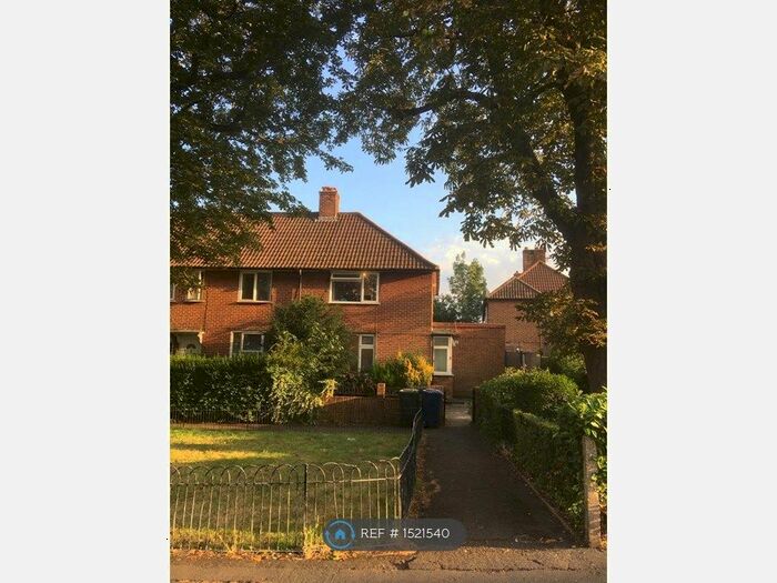 2 Bedroom End Of Terrace House To Rent In Hall Drive, London, W7