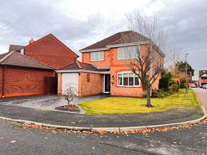 4 Bedroom Detached House To Rent In Fareham Close, PR5