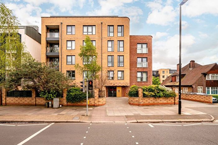 2 Bedroom Flat To Rent In London Road, Isleworth, TW7