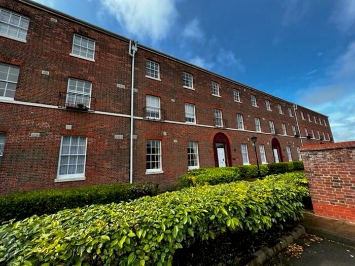 1 Bedroom Flat To Rent In Wellington Court, Weymouth, Dorset, DT4