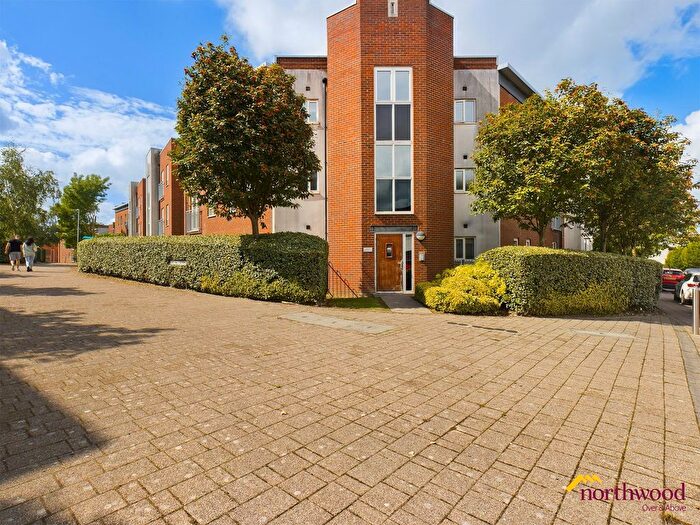 2 Bedroom Flat For Sale In Greenhead Street, Burslem, ST6