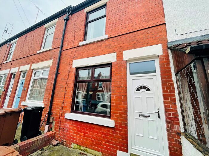 2 Bedroom House To Rent In Caistor Street, Stockport, SK1