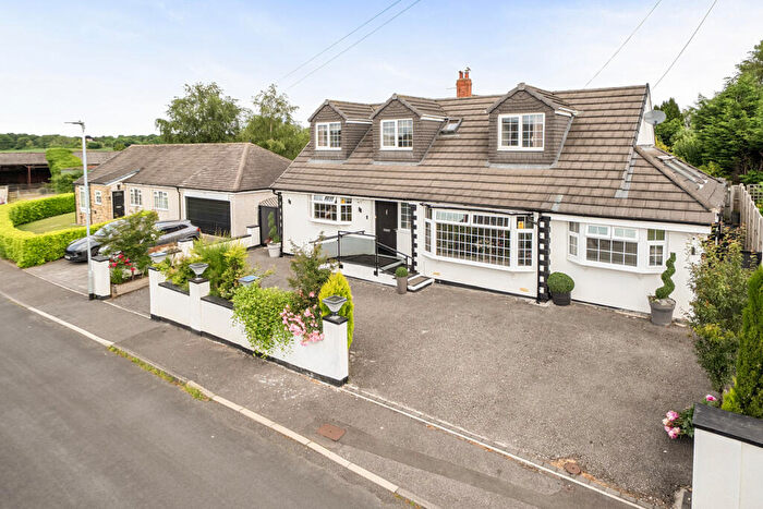 6 Bedroom Detached Bungalow For Sale In Greystones Close, Leeds, LS25