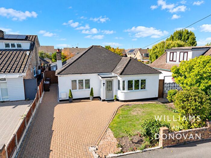 3 Bedroom Detached Bungalow For Sale In Homefields Avenue, South Benfleet, SS7