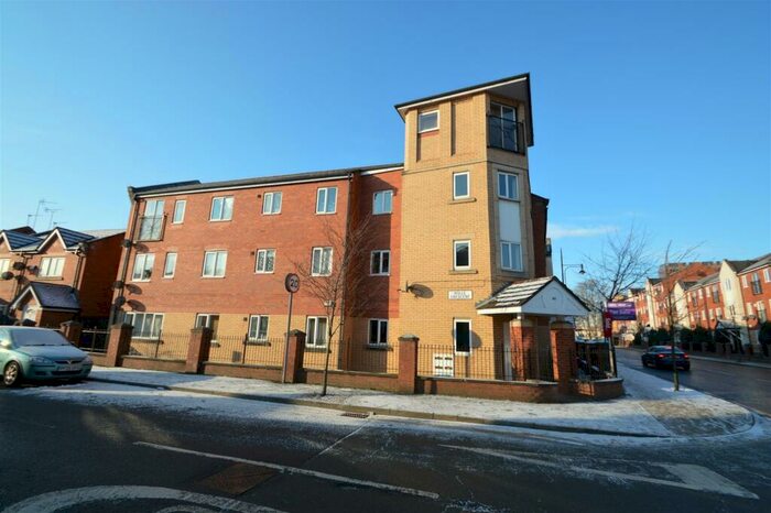 2 Bedroom Flat To Rent In Stretford Road, Hulme, Manchester, M15