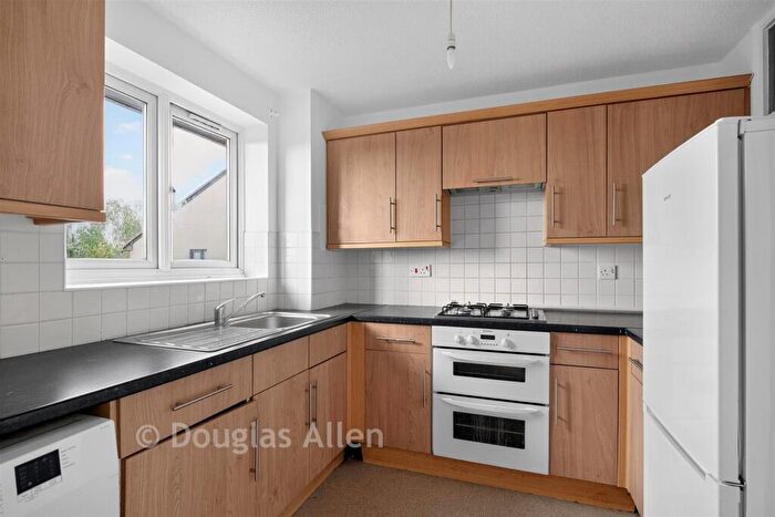 2 Bedroom Flat For Sale In Millhaven Close, Romford, Essex, RM6