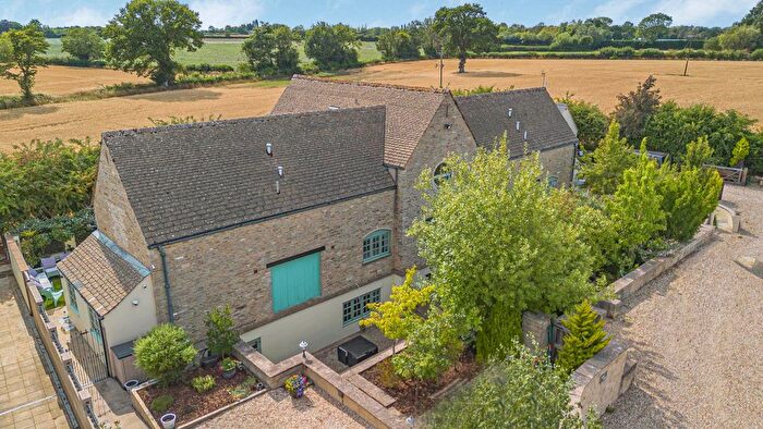 3 Bedroom End Of Terrace House For Sale In Cricklade Road, South Cerney, Cirencester, Gloucestershire, GL7