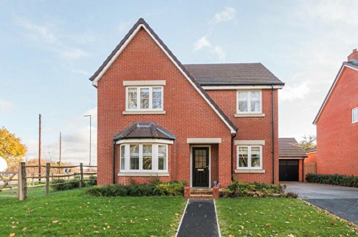 4 Bedroom Detached House To Rent In Park Road, Moggerhanger, Bedford, MK44