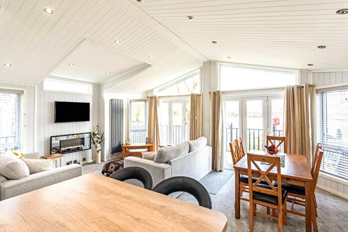 2 Bedroom Detached House For Sale In Kingfisher Meadow, Billing Aquadrome, Northampton, NN3