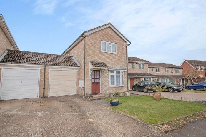 2 Bedroom Link Detached House For Sale In Michaels Way, Fair Oak, Eastleigh, SO50