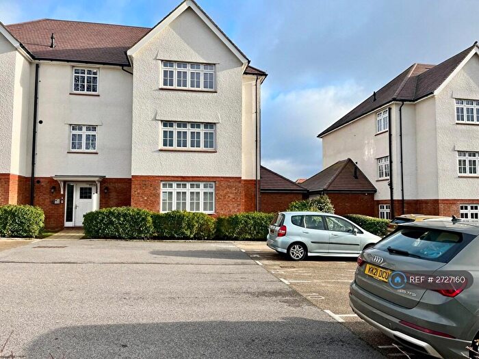 2 Bedroom Flat To Rent In Frost Close, Swanscombe, DA10