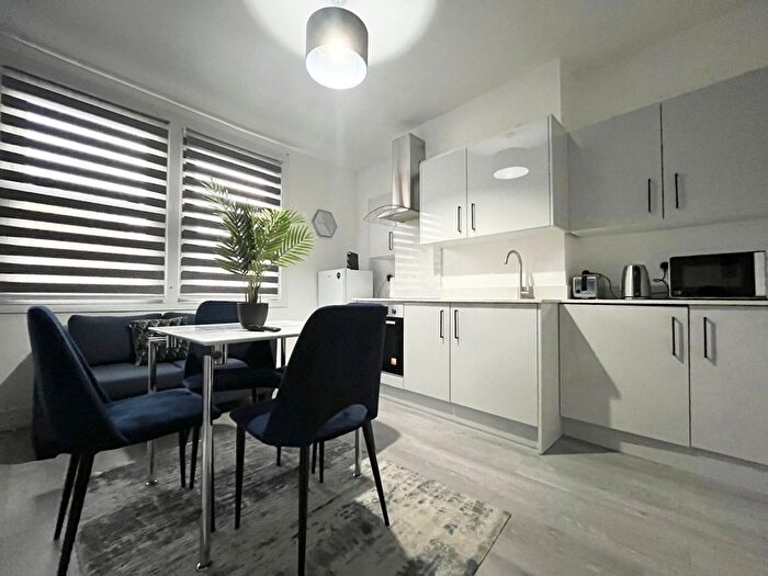 2 Bedroom Flat To Rent In Carlingford Road, London, N15