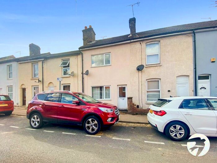 2 Bedroom House To Rent In Skinner Street, Gillingham, Kent, ME7