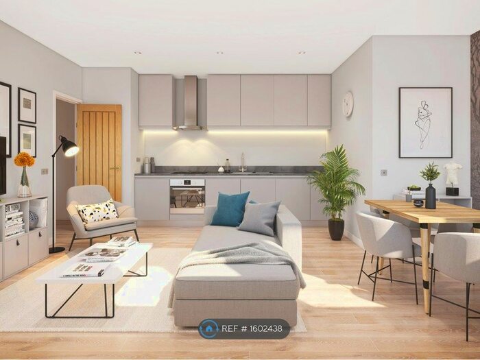 1 Bedroom Flat To Rent In Bellfield Road, High Wycombe, HP13