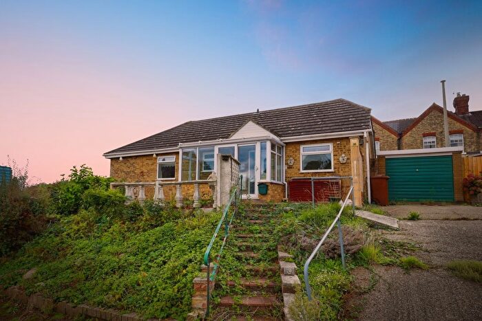 2 Bedroom Bungalow For Sale In Admiralty Road, Upnor, Rochester, Kent, ME2