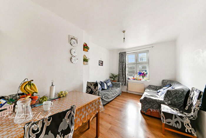 2 Bedroom Flat For Sale In Sutton Street, London, E1