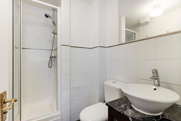 2 Bedroom Flat To Rent In C Hughenden Gardens, Hyndland, Glasgow, G12