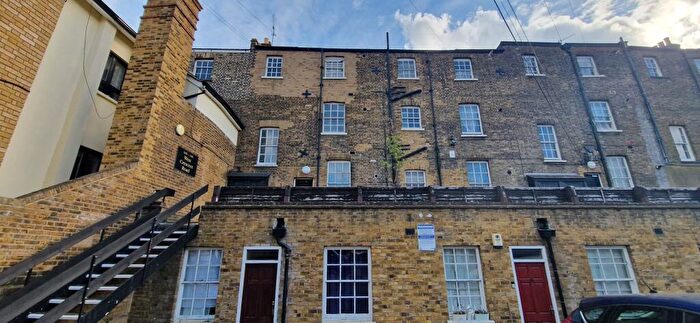 1 Bedroom Flat To Rent In West Crescent Road, Gravesend, Kent, DA12