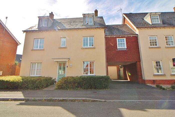 6 Bedroom Detached House For Sale In Hatchmore Road, Denmead, PO7