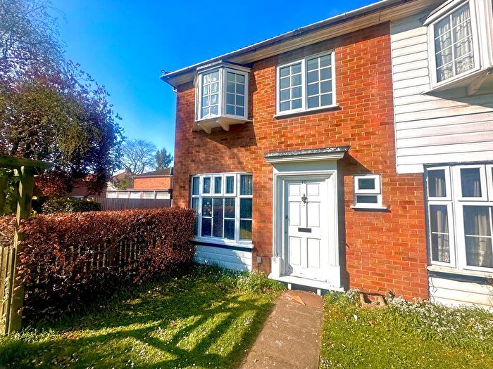 3 Bedroom End Of Terrace House To Rent In Yeomans Mews, Isleworth, TW7