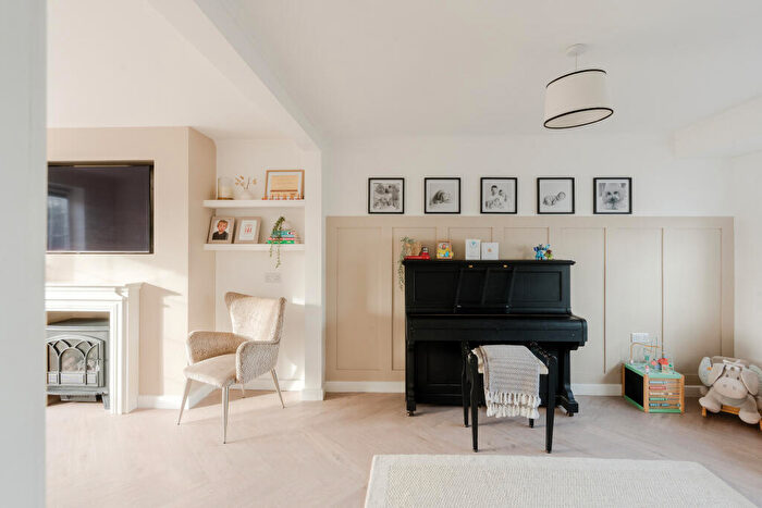 3 Bedroom Semi Detached House For Sale In Maytree Avenue, Headley Park, Bristol, BS13