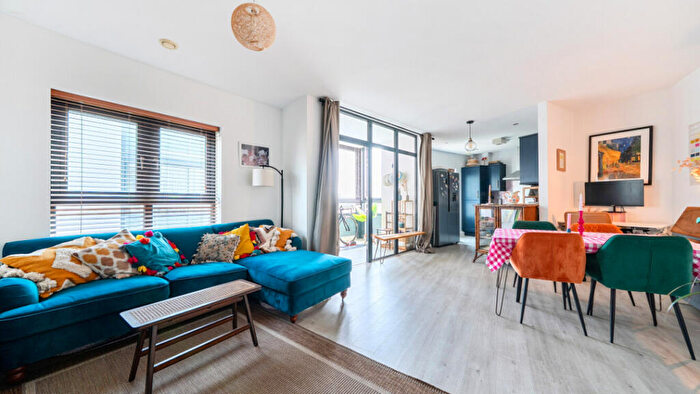 2 Bedroom Flat For Sale In Ingres Apartments, SE23