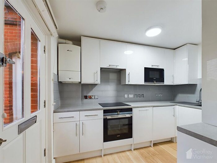 1 Bedroom Flat For Sale In Mulberry Green, Harlow, CM17