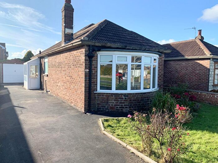 2 Bedroom Bungalow To Rent In Kennerleigh Avenue, Leeds, LS15