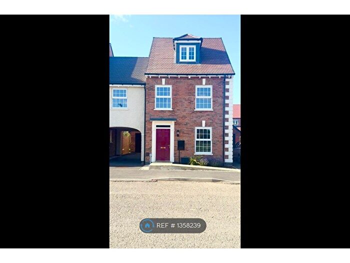 3 Bedroom Detached House To Rent In King George Avenue, Bedford, MK40