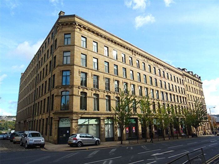 1 Bedroom Flat To Rent In Broad Street, Bradford, West Yorkshire, BD1