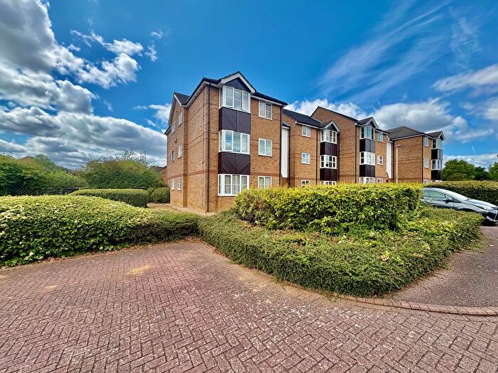 1 Bedroom Flat To Rent In Foxes Close, Hertford, SG13