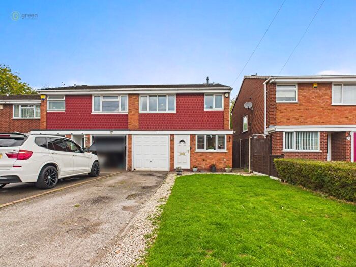 3 Bedroom Semi Detached House For Sale In Hilary Drive, Walmley, Sutton Coldfield, B76