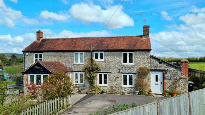 4 Bedroom Detached House For Sale In Shaftesbury Road, Mere, Warminster, Wiltshire, BA12