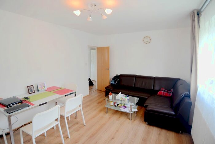 2 Bedroom Flat To Rent In Lingards Road, London, SE13