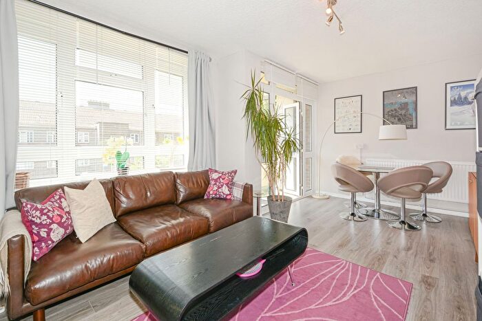 1 Bedroom Flat To Rent In Ritchie House, Canada Water, SE16