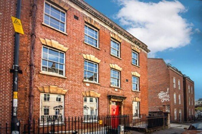 7 Bedroom End Of Terrace House To Rent In Cave Street, Bristol, BS2