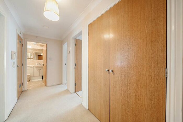 2 Bedroom Flat For Sale In Cornwall House, Portland Crescent, Harrogate, North Yorkshire, HG1