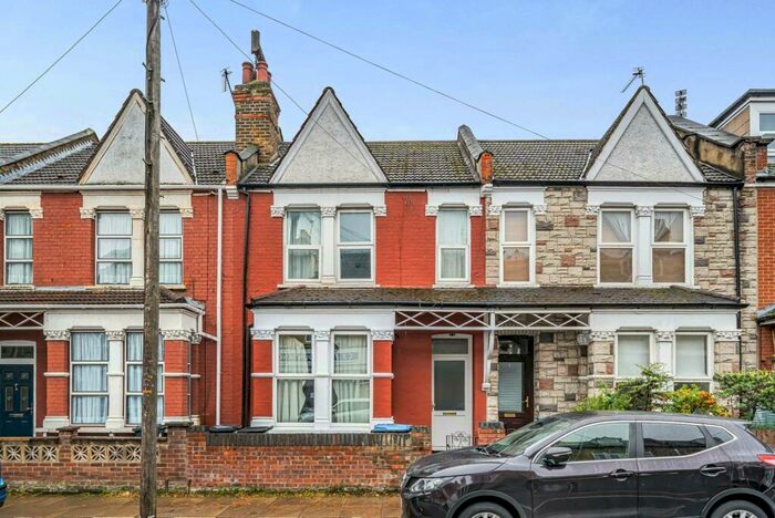4 Bedroom House To Rent In Whittington Road, Bowes Park, London, N22