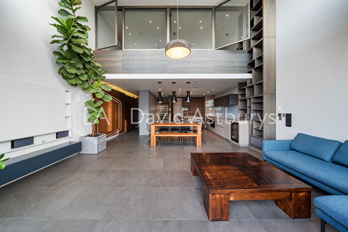 2 Bedroom Penthouse To Rent In Wenlock Road, Islington, London, N1