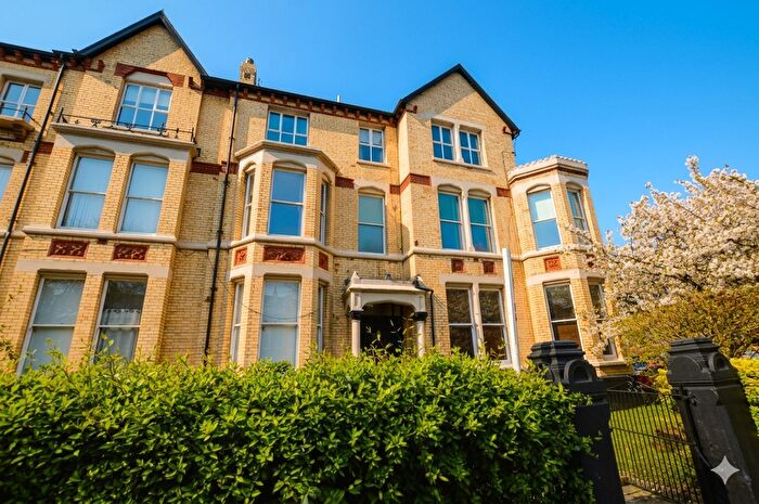 1 Bedroom Flat For Sale In Princes Avenue, Princes Park, Liverpool, L8