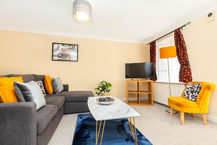 1 Bedroom Apartment To Rent In Pheasant Close, London, E16