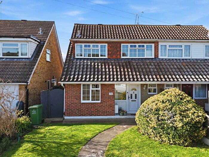4 Bedroom Semi Detached House For Sale In Highcliffe Close, Wickford, SS11