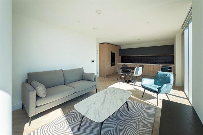 2 Bedroom Apartment To Rent In Bankside, M3