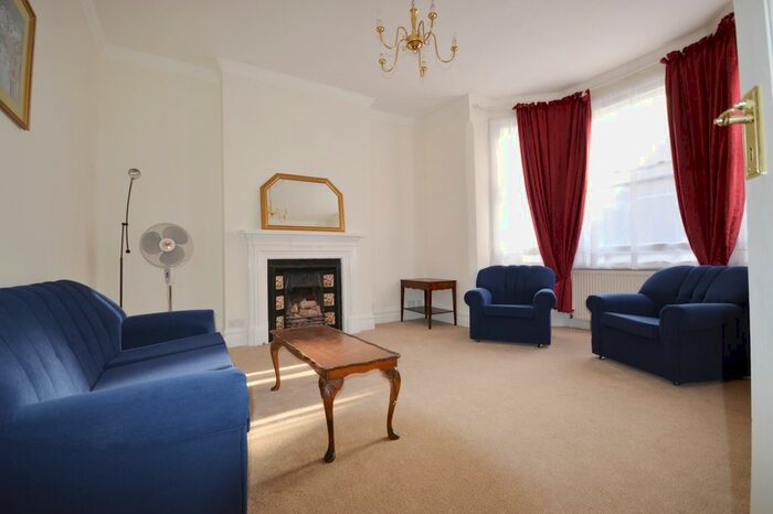 4 Bedroom Flat To Rent In Ormiston Grove, Shepherds Bush, W12