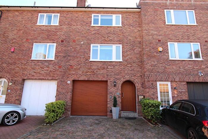 4 Bedroom Mews To Rent In West Drive, Edgbaston, B5