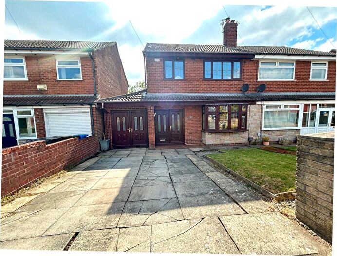 3 Bedroom Semi-Detached House For Sale In Jacobsen Avenue, Hyde, Greater Manchester, SK14