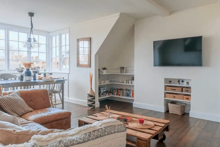 3 Bedroom Flat To Rent In Malbrook Road, London, SW15