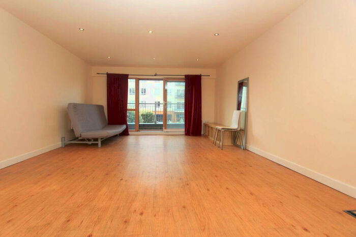 Apartment To Rent In Pinnacle House, Heritage Avenue, London, NW9